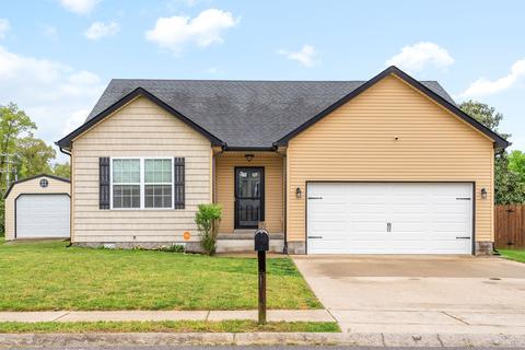 400 Leslie Wood Dr, Clarksville, TN 37040