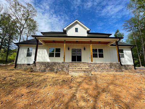 27 Greenview Dr, Pikeville, TN 37367