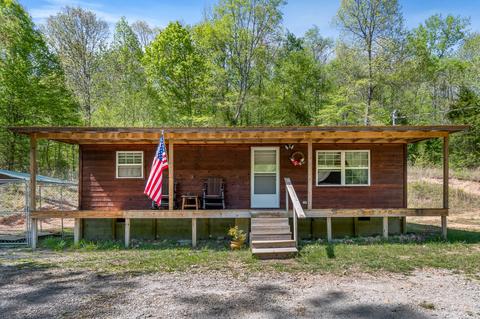 106 W Park Dr, Hohenwald, TN 38462