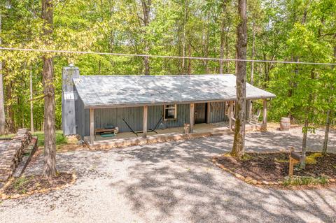 198 Taylor Rd, Byrdstown, TN 38549
