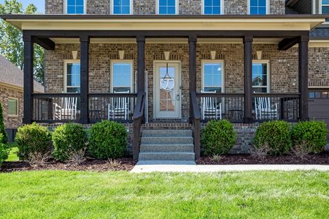 6039 Spade Dr, Spring Hill, TN 37174 photo 2