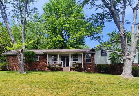 124 Gatone Dr, Hendersonville, TN 37075