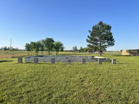 311 Paradise Dr, Lawrenceburg, TN 38464