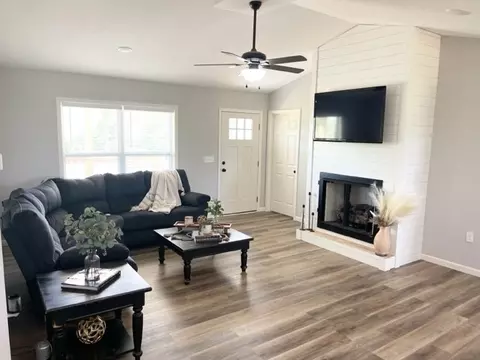 1497 Union B Rd, Clarkrange, TN 38553 photo 4