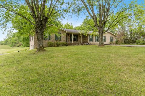 912 Maple Grove Rd, Lafayette, TN 37083