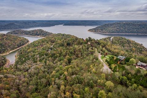 8 Lake Meadow Dr, Smithville, TN 37166