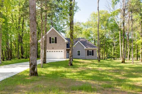 1307 Summer Station Dr, Chapel Hill, TN 37034