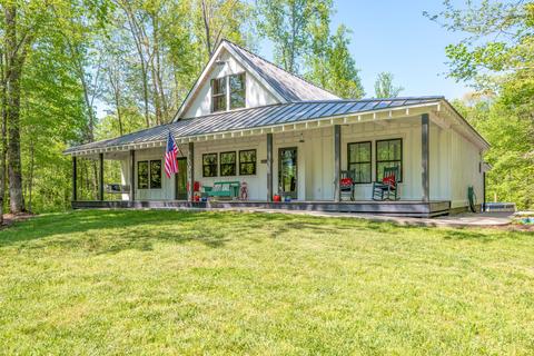 981 E Piney Rd, Dickson, TN 37055