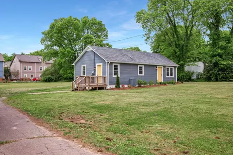 304 Walton Ferry Rd, Hendersonville, TN 37075