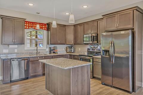 1002 Edgewood Dr, Dickson, TN 37055 photo 9