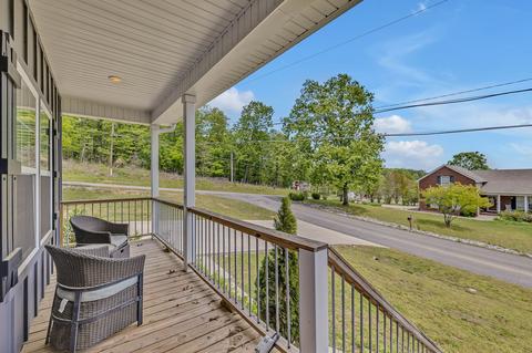 1002 Edgewood Dr, Dickson, TN 37055 photo 4
