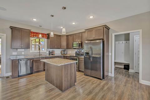 1002 Edgewood Dr, Dickson, TN 37055 photo 8