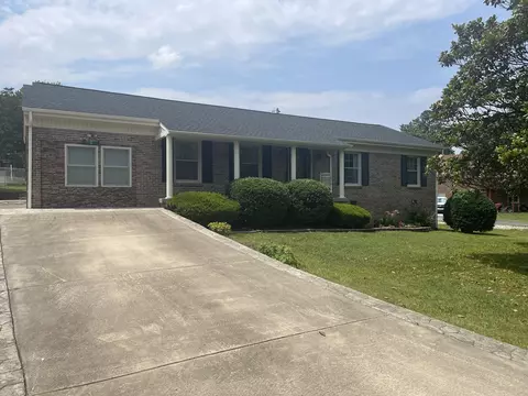 800 Iris Cir, Columbia, TN 38401