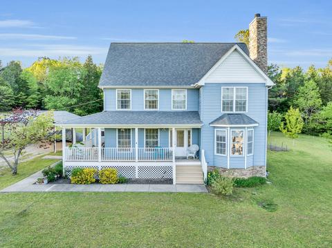 1428 St Paul Rd, Charlotte, TN 37036
