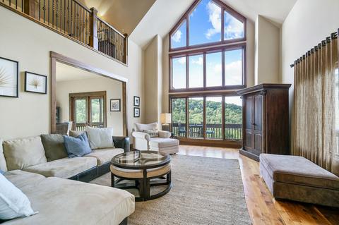 162 Sandgate Ct, Smithville, TN 37166