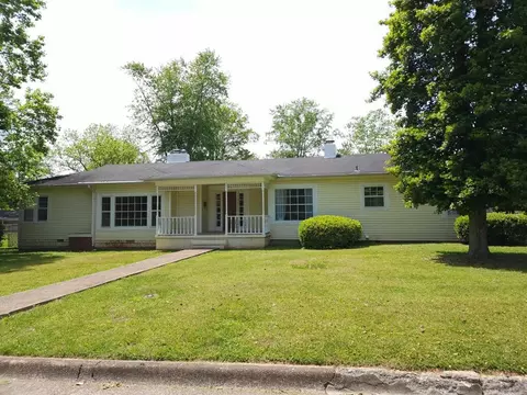 107 Springer Dr, Lawrenceburg, TN 38464