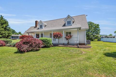 8354 Savannah Ln, Ooltewah, TN 37363