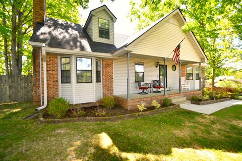 520 Tyler Ct, Cottontown, TN 37048