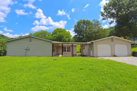 6 Odum Ln, Lancaster, TN 38569