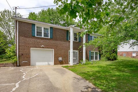 3330 Carrie Dr, Clarksville, TN 37042