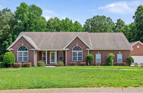 1397 Grassland Dr, Ashland City, TN 37015