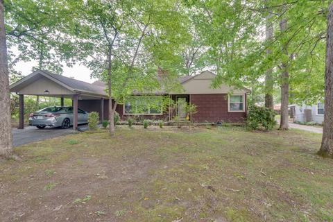 702 Stone Blvd, Tullahoma, TN 37388