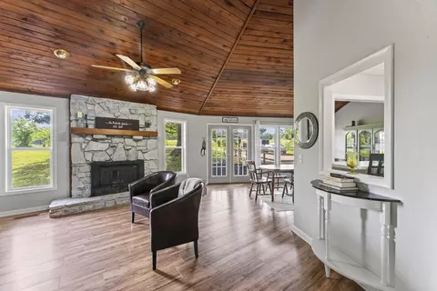 455 Bishop Ln, Dickson, TN 37055