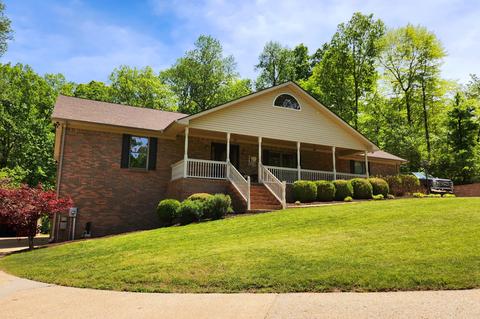 105 Rustling Oaks Dr, Waverly, TN 37185