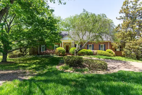 926 Travelers Ct, Nashville, TN 37220