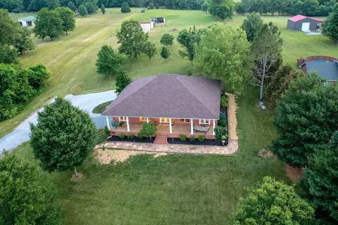 247 Watt Nolen Rd, Cottontown, TN 37048
