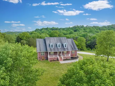2089 Les Robinson Rd, Columbia, TN 38401