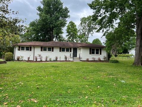 703 Woodmont Dr, Murfreesboro, TN 37129