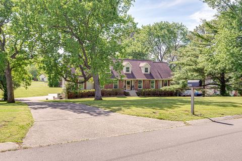 1225 Twin Springs Dr, Brentwood, TN 37027