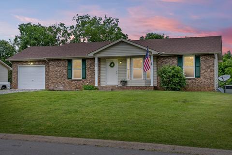 231 Centennial Dr, Clarksville, TN 37043