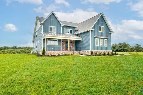 5863 Lakeview Rd, Springfield, TN 37172