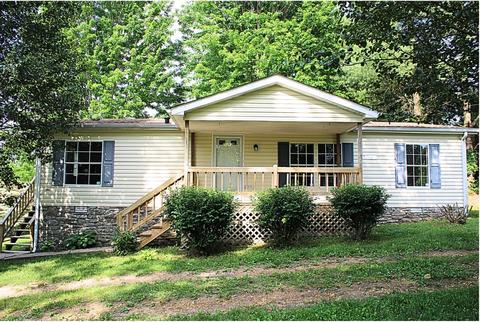 1512 Old Highway 31 E, Westmoreland, TN 37186