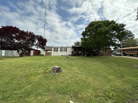 2414 Prospect Rd, Camden, TN 38320