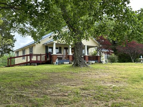 2390 Prospect Rd, Camden, TN 38320