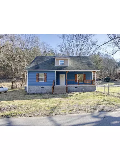 2090 Honey Prong Rd, Hartsville, TN 37074