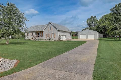 1010 Nature Trl, Castalian Springs, TN 37031