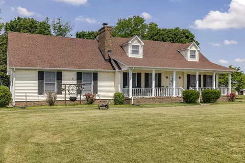 5018 E Robertson Rd, Cross Plains, TN 37049