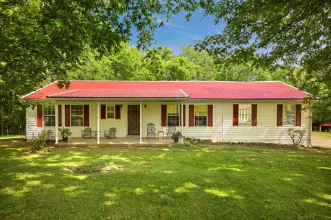 147 Green Mountain Ln, Bethpage, TN 37022