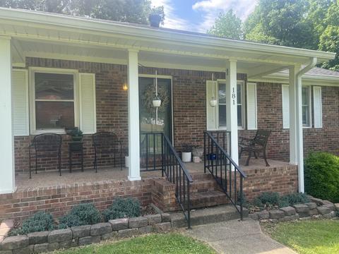 181 Church St S, Mcewen, TN 37101