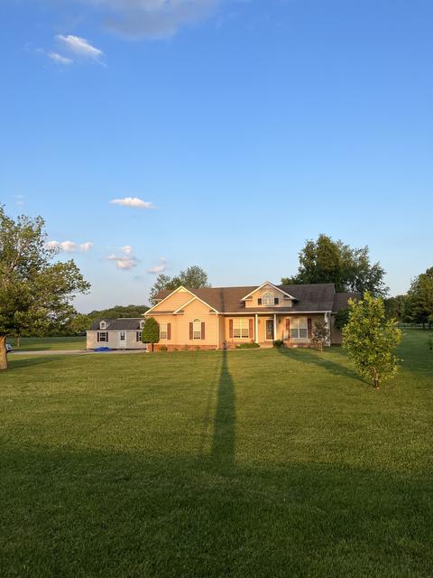 2922 Old Clarksville Spgfld Rd, Adams, TN 37010