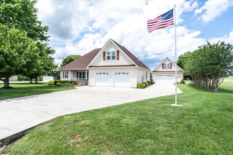 218 Charlotte Dr, Winchester, TN 37398