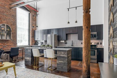 1350 Rosa L Parks Blvd #257, Nashville, TN 37208