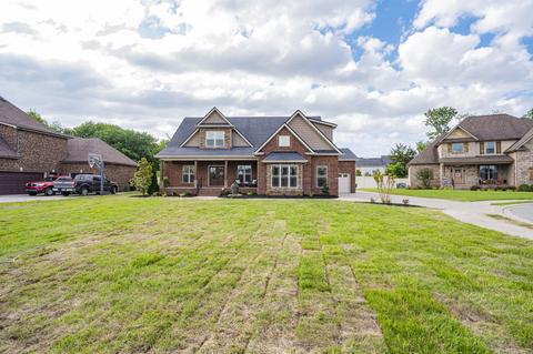 2334 Lionheart Dr, Murfreesboro, TN 37130