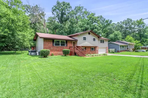 911 Ely Rd, Hixson, TN 37343