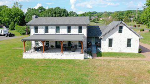 233 Cherokee Rd, Hendersonville, TN 37075