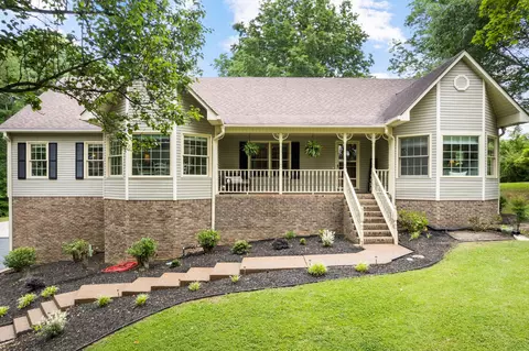 1979 Rock Springs Rd, Columbia, TN 38401